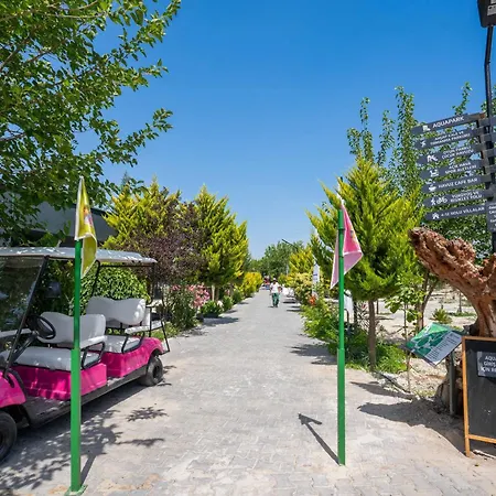 Simlarda Country Club Farm stay