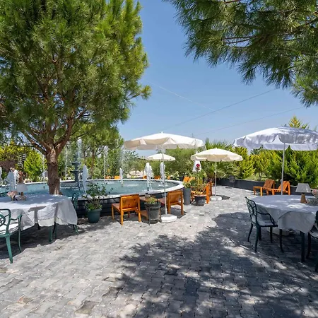 Κατάλυμα σε φάρμα Simlarda Country Club *