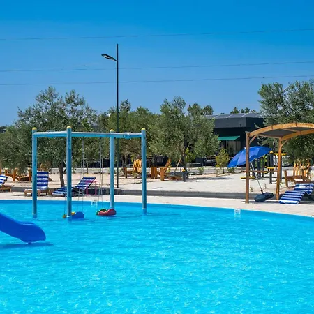 Simlarda Country Club Ayvalı