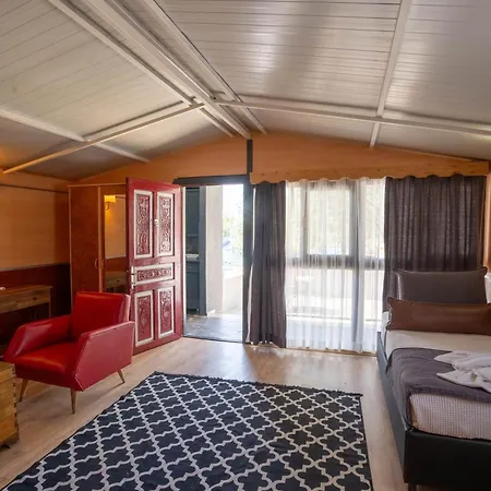 Simlarda Country Club * Ayvalı