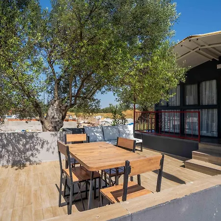 Simlarda Country Club * Ayvalı