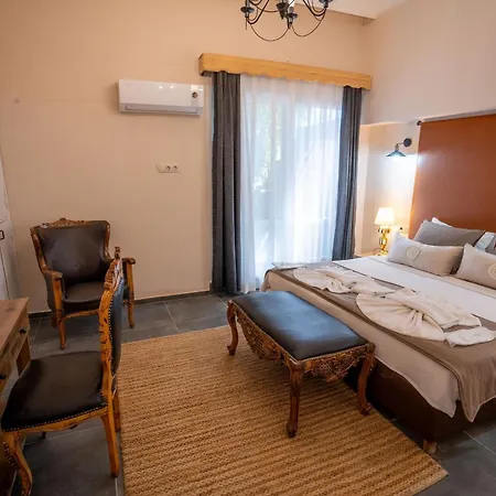 Simlarda Country Club Farm stay *