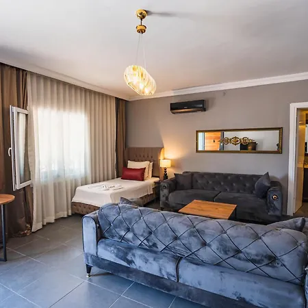 Simlarda Country Club Ayvalı