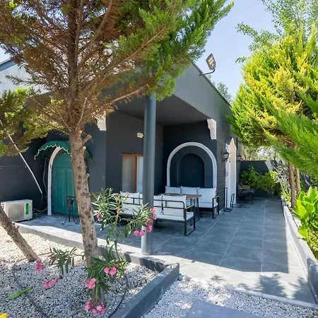 Simlarda Country Club Ayvalı